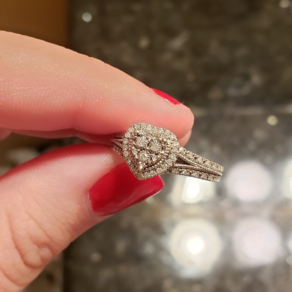 1/4 Carat Silver heart Diamond ring!